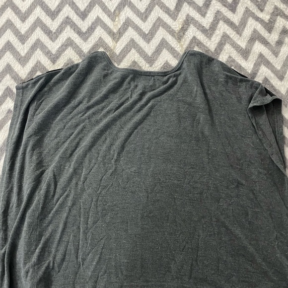 ⭐️Super cute Womens top! Medium! - Picture 3 of 3